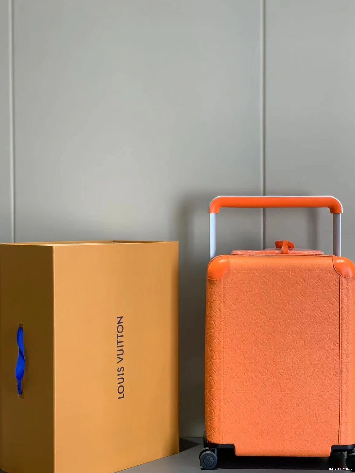 HORIZON 37L CUSTOM ORANGE SUITCASE TAURILLON 55 0730
